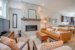 Front of property - Hot Tub & Views: Getaway 8 Mi to Keystone Resort! (Silverthorne)