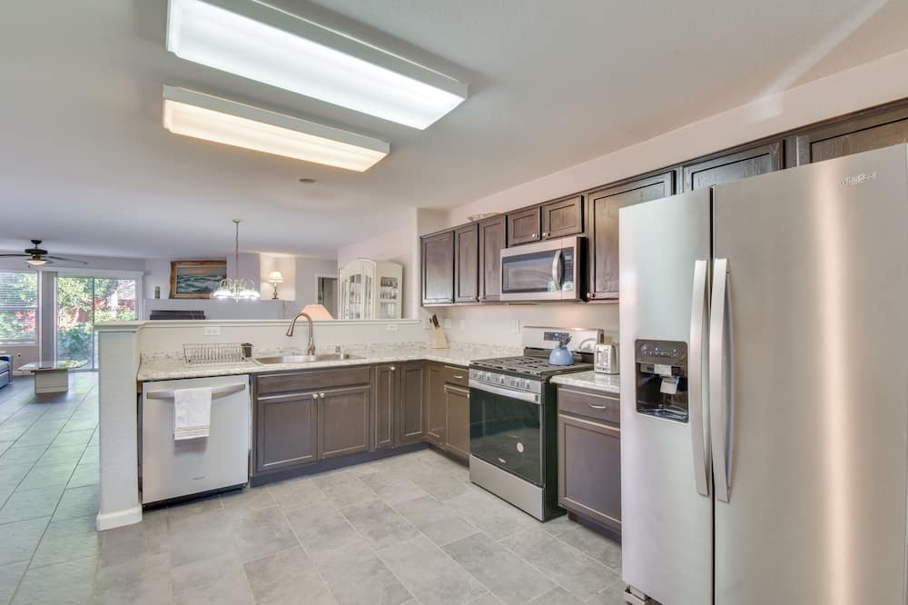 4 Mi to San Joaquin River: Peaceful Patterson Home - Stanislaus County, CA