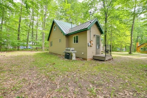 House (3 Bedrooms) | Interior - 2 Blocks to Higgins Lake: Pet-friendly Family Home (Roscommon)