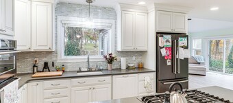 1 Mi to Dtwn Newburgh: Quiet Home w/ Yard!