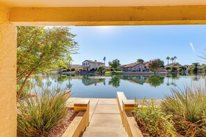 House (2 Bedrooms) | Interior - Half-mi to Dtwn: Lakefront Gilbert Home! (Gilbert)
