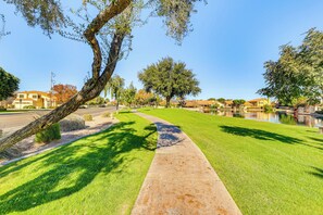 House (2 Bedrooms) | Interior - Half-mi to Dtwn: Lakefront Gilbert Home! (Gilbert)