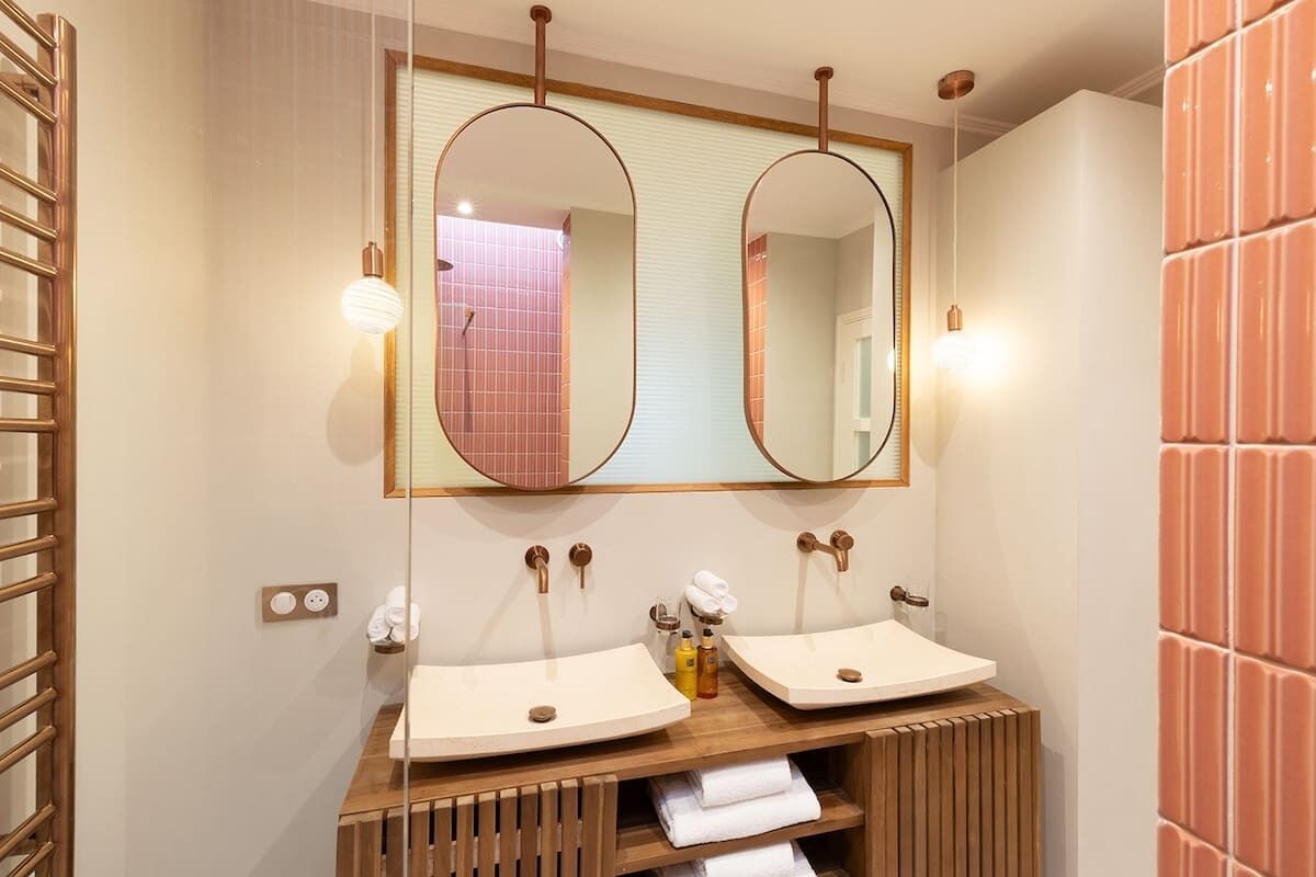 Douche, sèche-cheveux