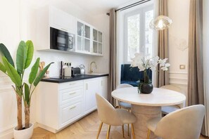 Dining - A Sublime 1-BR with Services in Batignolles (Paris)