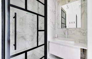 Dusche, Haartrockner