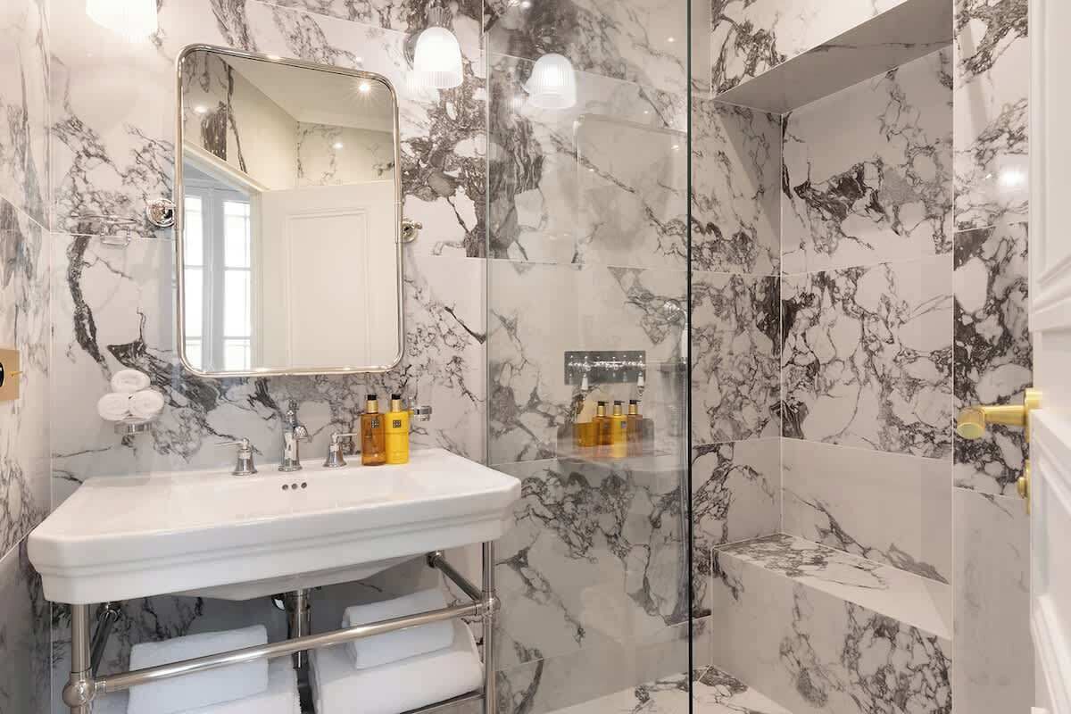 Dusche, Haartrockner