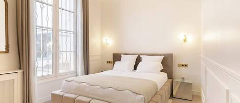 1 chambre, fer et planche à repasser, lit parapluie, Wi-Fi