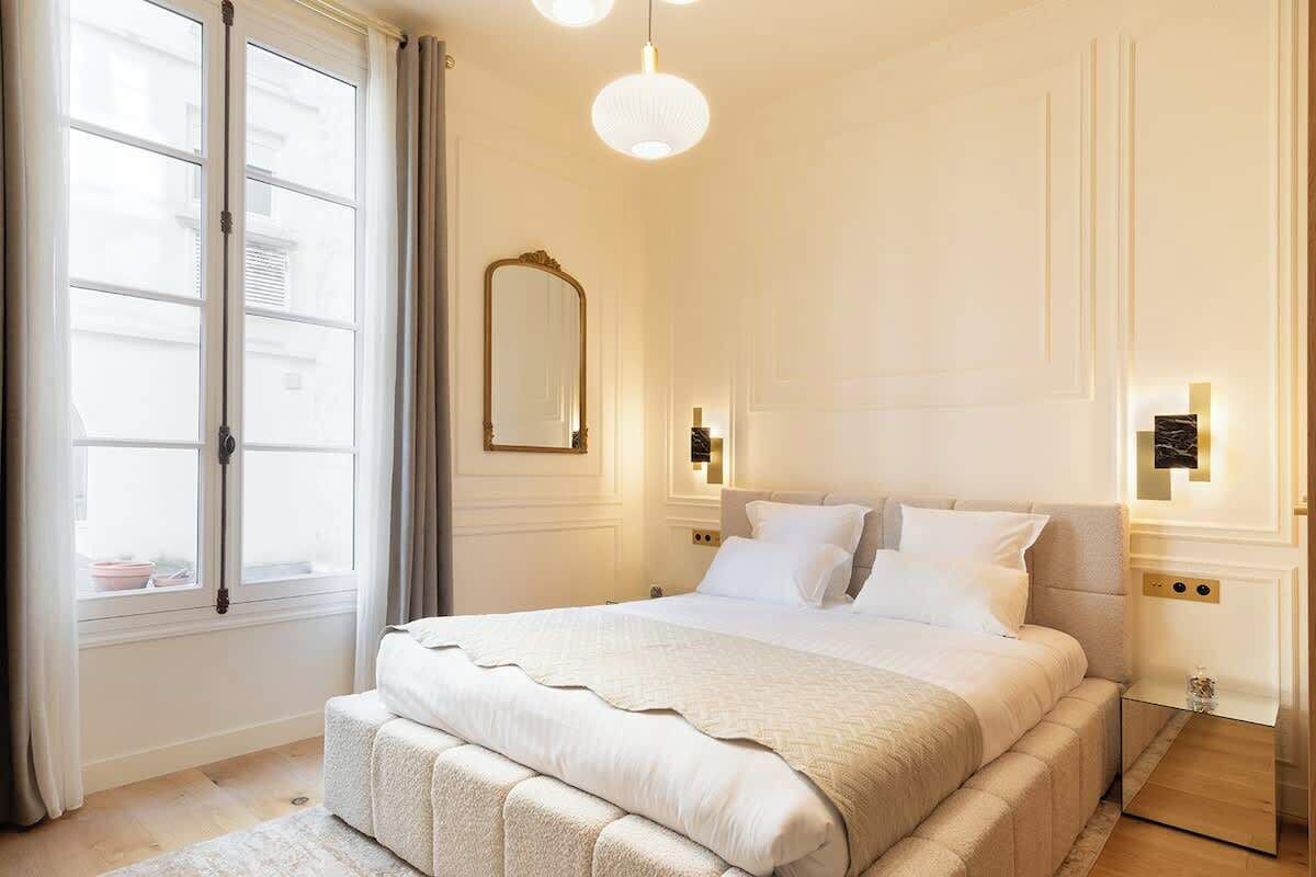 Travel crib, WiFi, bed sheets