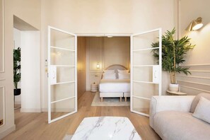 1 dormitorio, tabla de planchar con plancha, cuna de viaje y wifi