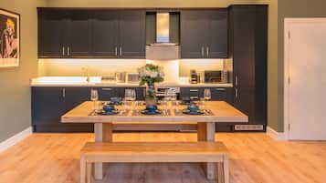 Apartment | 2 bedrooms, desk