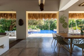 Apartemen | 4 kamar tidur dan internet
