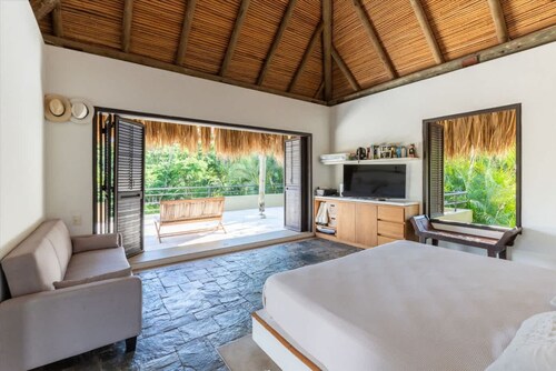 w Lovely 4BR Villa at Mesa de Yeguas