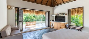 w Lovely 4BR Villa at Mesa de Yeguas