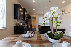 House | 5 bedrooms, Internet