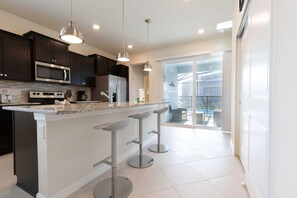 Casa | 5 quartos, acesso à internet de alta velocidade