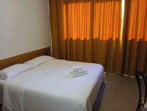 Basic Room, 1 Bedroom, Non Smoking | Desk, free WiFi - Hotel ponsacco hp (Ponsacco)