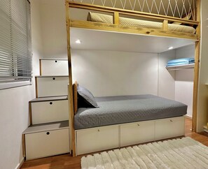 1 bedroom, desk, free WiFi, bed sheets