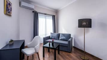 Doppelzimmer zur Einzelnutzung, Balkon, Stadtblick