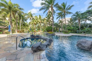 Pool - Watermark - Luxury 2BD/2BA/2PA on 36th floor with an Ocean View! (Honolulu)