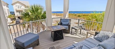 Casa, 4 dormitoris | Sala d'estar | Televisor intel·ligent