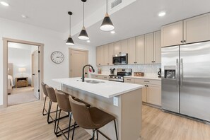 Lägenhet - 2 sovrum | Eget kök | Kylskåp, ugn, kaffe- och tebryggare och brödrost