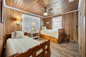 Apartment, 5 Bedrooms - Laughin Place V 5 Bedroom Home by Peace Vacations (Pawleys Island)