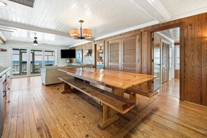Apartment, 5 Bedrooms | Dining