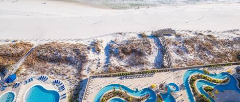 Apartment, 4 Schlafzimmer | Pool | Innenpool, Außenpool