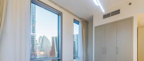 2 slaapkamers, een kluis op de kamer, een strijkplank/strijkijzer