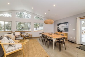 Interior - Hawk Haven_Hot Tub, Hydronic Heat, Game Room w/ Pool Table, Foosball, Arcades, 2790sqft (Truckee)