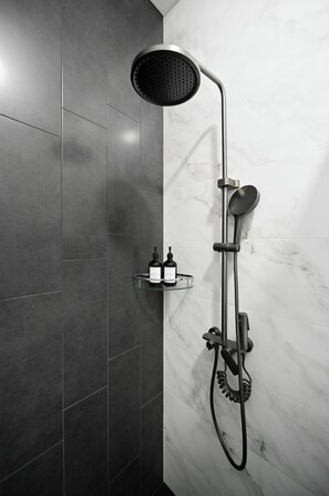 Comfort Room, 1 Double Bed | Bathroom | Slippers - Mon Invite Hotel (Yerevan)
