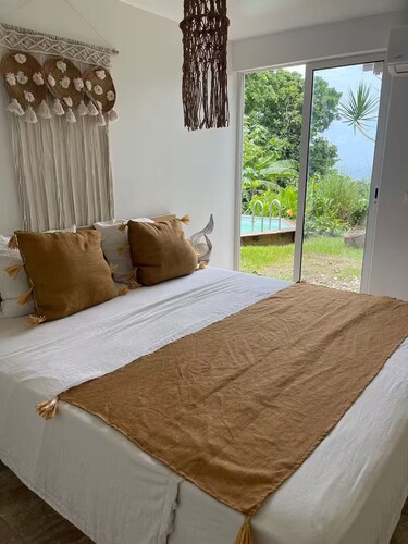 Villa Kayooli: Vanilla studio, pool and sea view