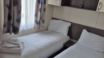 3 bedrooms, bed sheets