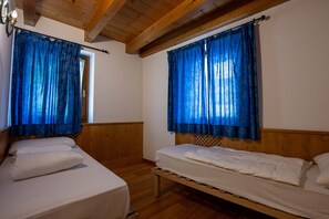 2 bedrooms, free WiFi, bed sheets