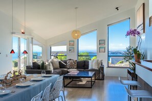 Smart TV, table tennis