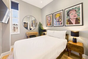 3 Schlafzimmer, Schreibtisch, Bügeleisen/Bügelbrett, Reisekinderbett