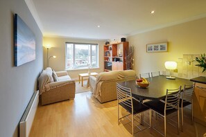 TV, offices - Host & Stay | Seal View (Whitby)