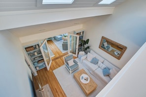 TV, fireplace - Seabrook Exclusives | 506 Tarpon Pond (Seabrook Island)