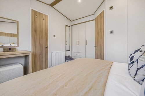 Seaviews Porthkerry Holiday Park Sleeps 6