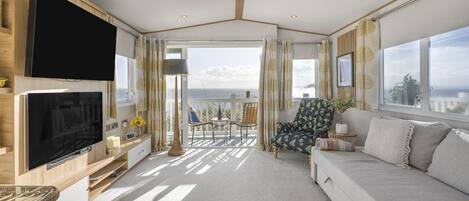 TV, fireplace, stereo