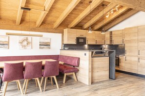 House | Dining - Superior Ferienhaus # 4C mit Sauna (Uttendorf)