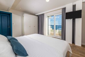 3 chambres, fer et planche à repasser, Wi-Fi, draps fournis