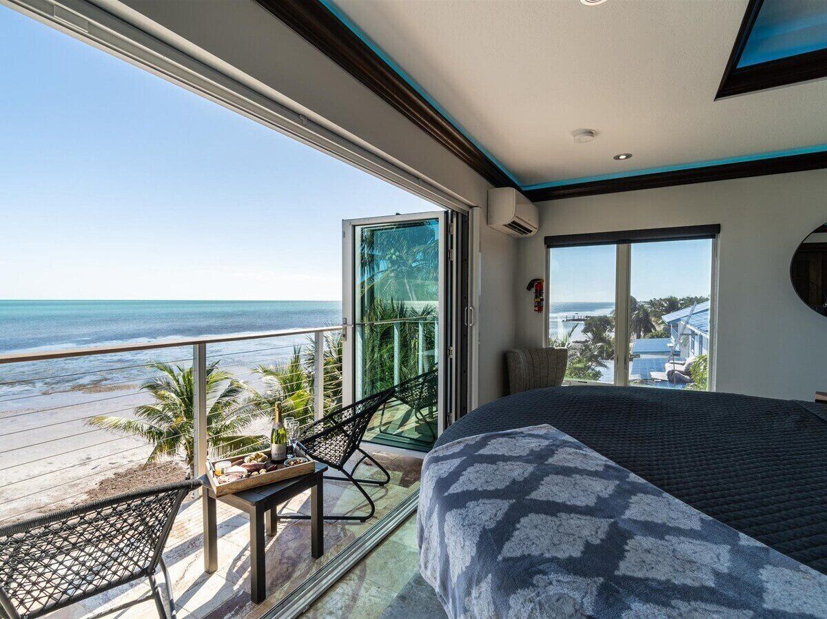 4 bedrooms, desk, iron/ironing board, travel cot