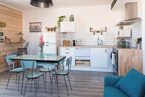 Kühlschrank, Mikrowelle, Ofen, Geschirrspüler