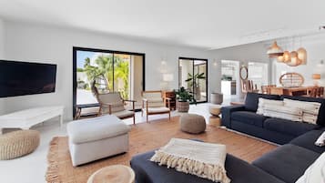 Luxury Villa, Partial Ocean View | Living room | Flat-screen TV