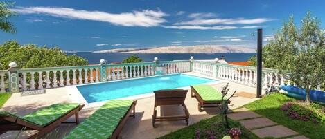 Apartment | Pool | Outdoor pool