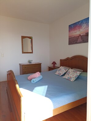 1 bedroom, individually furnished, bed sheets - Adorable Home With Swimming Pool and sea View (Senj)