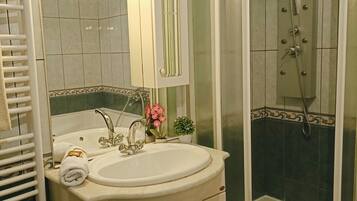 Apartment | Bathroom