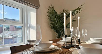 Elegant Apartment in Prime Central Location