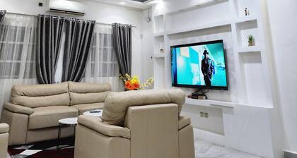 Appartement meublés à cotonou menontin avec wifi et canal+ gratuite.